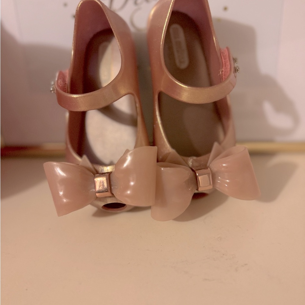 Mini Melissa toddler size USA 6 great condition